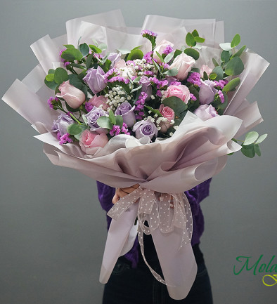 Букет из фиолетовых и розовых роз Фото 394x433